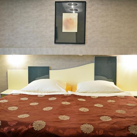 Pension Yellow Timisoara Bagian luar foto