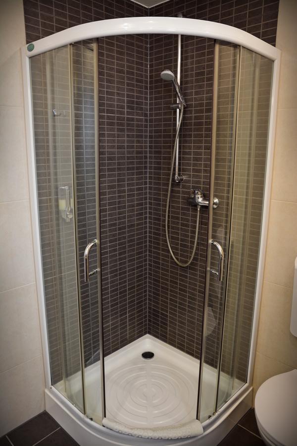 Pension Yellow Timisoara Bagian luar foto